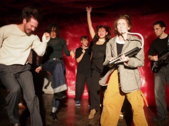 1 мая в Театре Труда пройдет праздник искусства и добра «Труд. Любовь. Искусство» 1 мая в Театре Труда пройдет праздник искусства и добра «Труд. Любовь. Искусство»