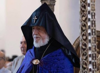 Свобода передвижения Католикоса Гарегина II ограничена: народ возмущен Свобода передвижения Католикоса Гарегина II ограничена: народ возмущен
