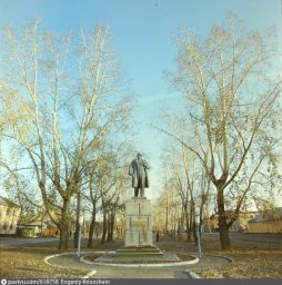 Памятник В.И. Ленину в Колпашево