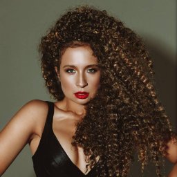 Голос Москвы: Tolana исполнила гимн легендарной любви