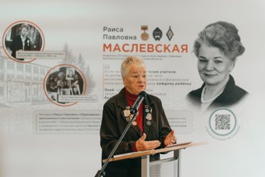 В День учителя при поддержке SINTEC Group в Обнинске открыли мурал легендарному педагогу