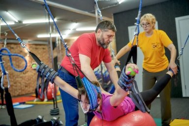 Вадим Егоров раскрывает секрет антигравитации упражнения на &laquo;Журавле&raquo; без компрессии суставов